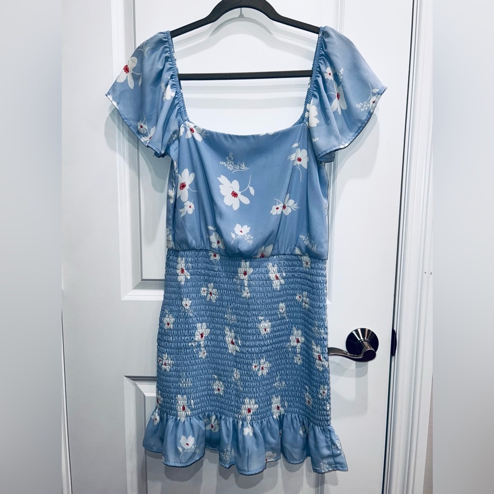 Altar’d State Woman’s Mini Blue Floral Smocked Floral Dress Size Small